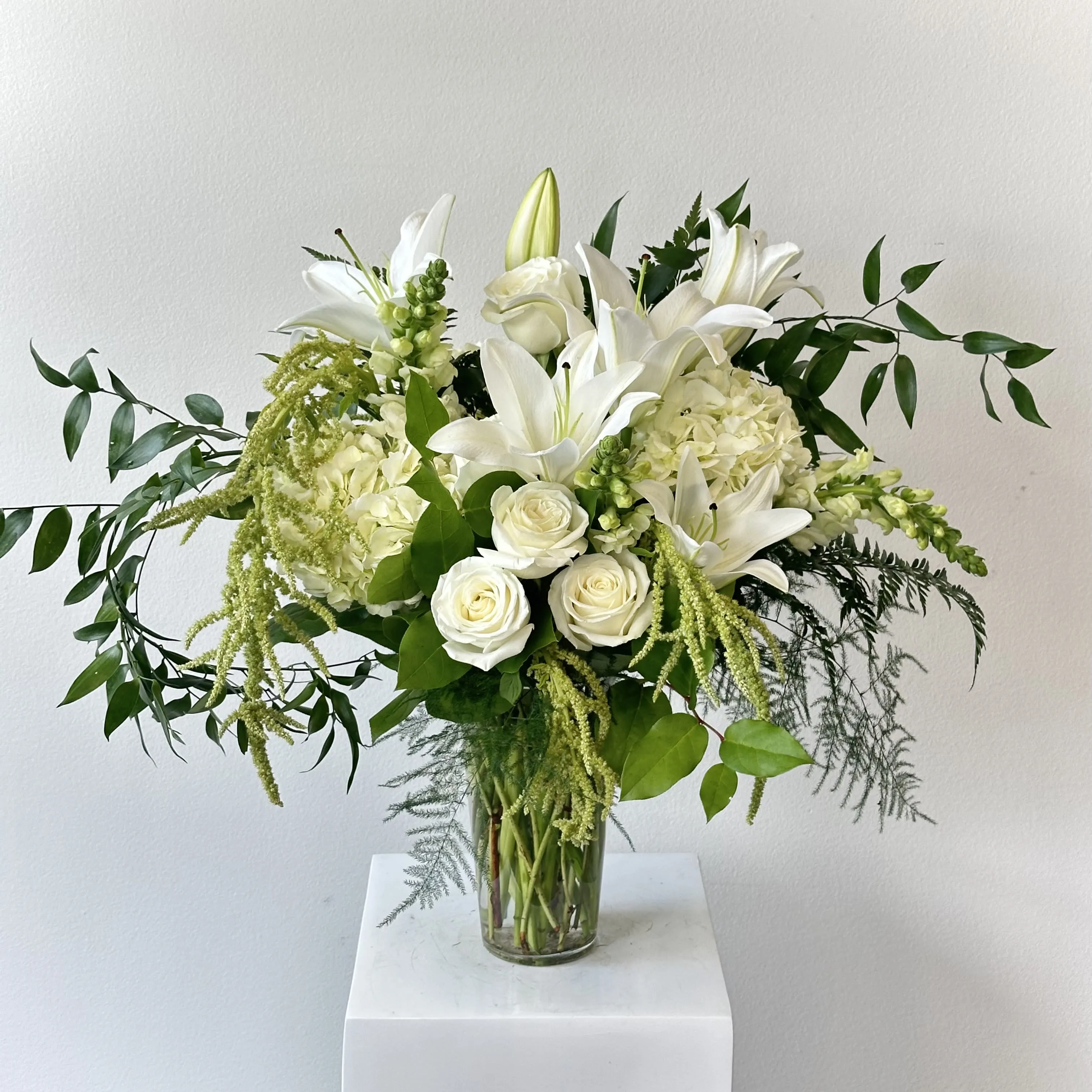 Condolence Messages for Flowers: Writing Meaningful Sympathy Notes